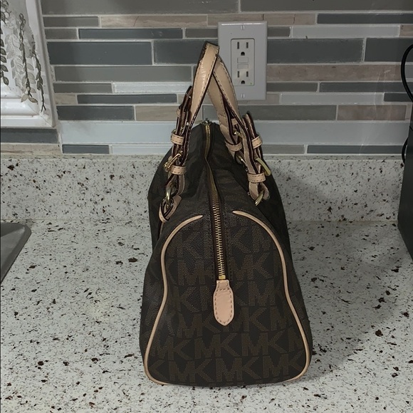 Authentic Michael Kors Purse - Picture 2 of 4